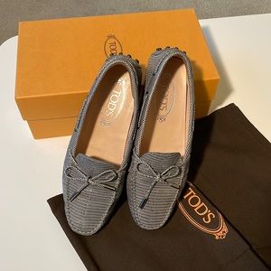 Tod’s Heaven Tie Front Loafer size 36.5